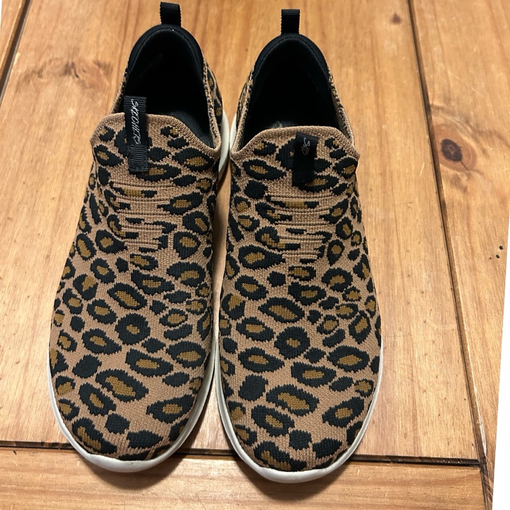 GUC Skechers Leopard Print Women's Sneakers Sz 7